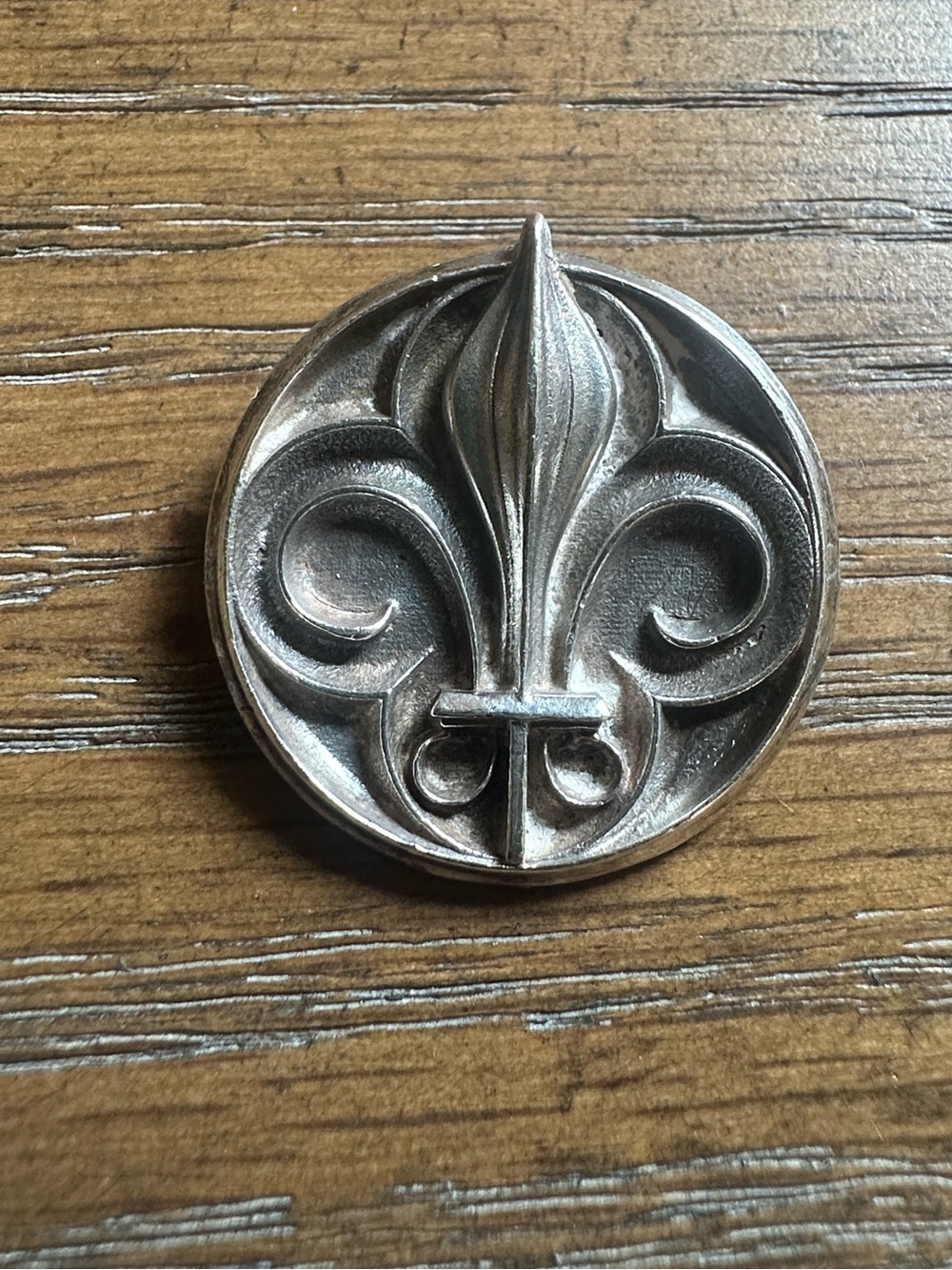 Gorgeous Sterling Silver Vintage Fleur De Lis Pendant